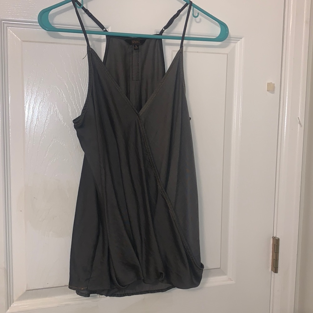 Grey tank very cute